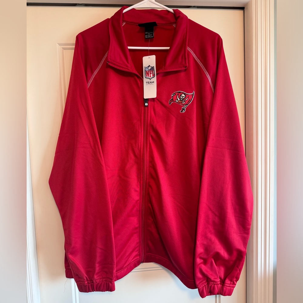 Tampa Bay Buccaneers Vintage Zip Up - Size XL - NEW w/tags